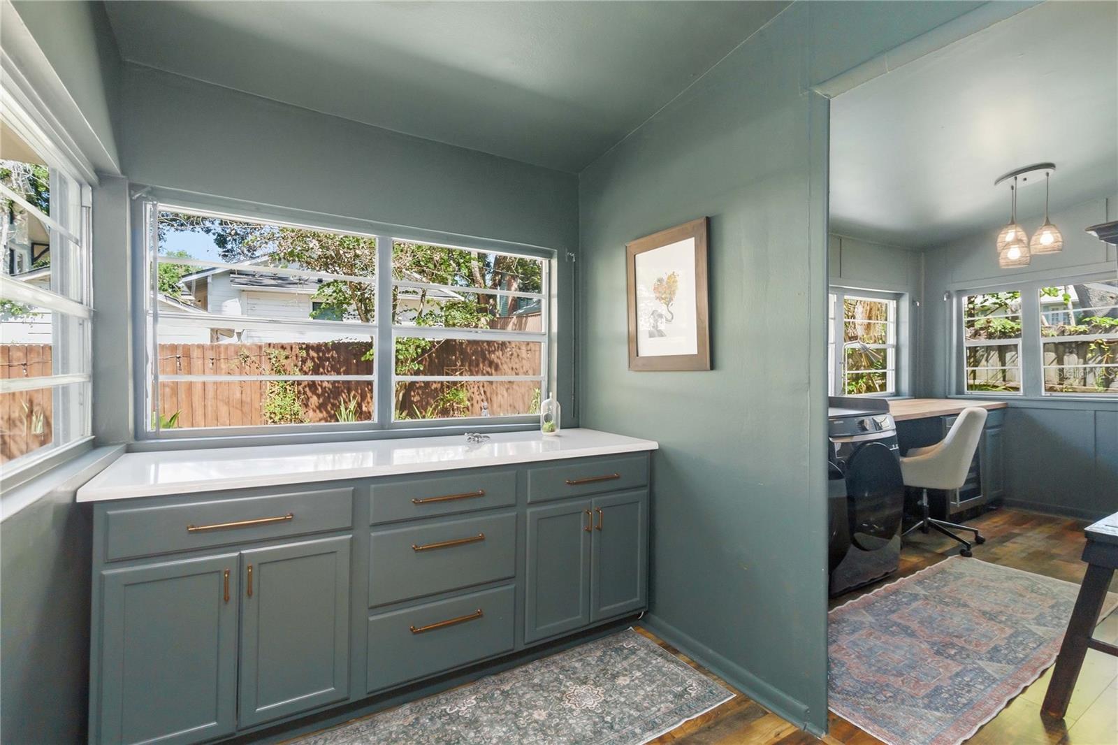 Image 28 of 41 For 122 Mills Avenue