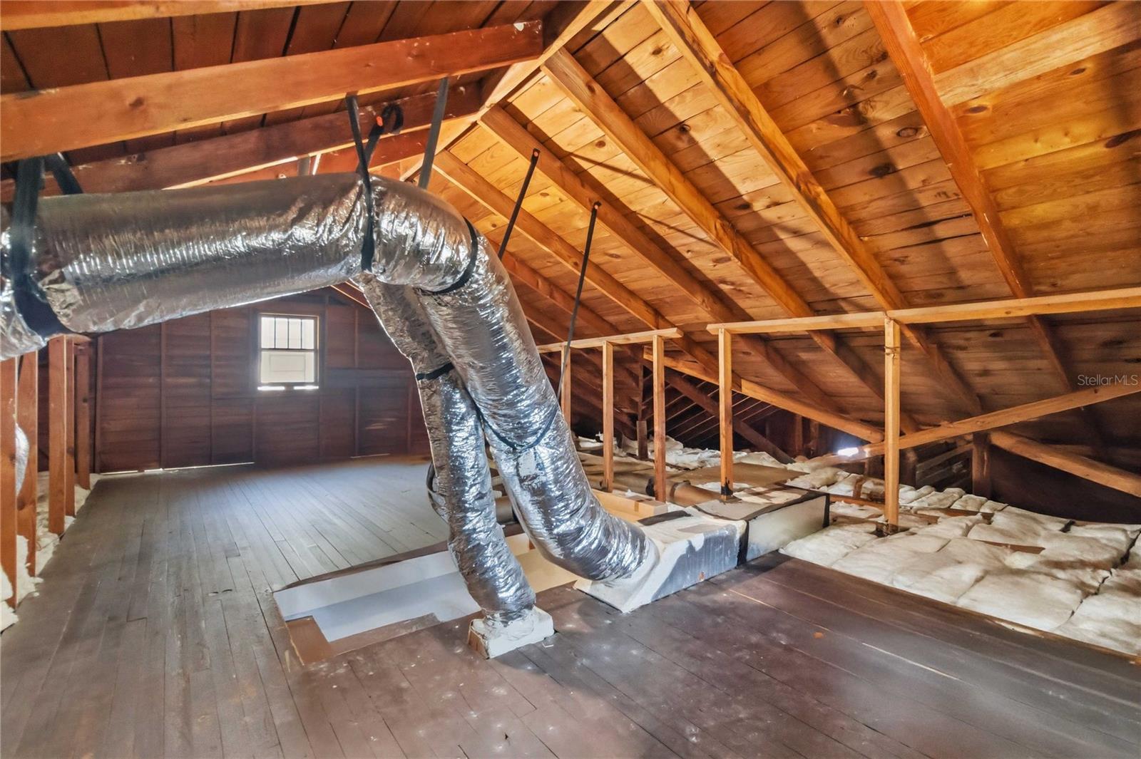 Image 35 of 41 For 122 Mills Avenue