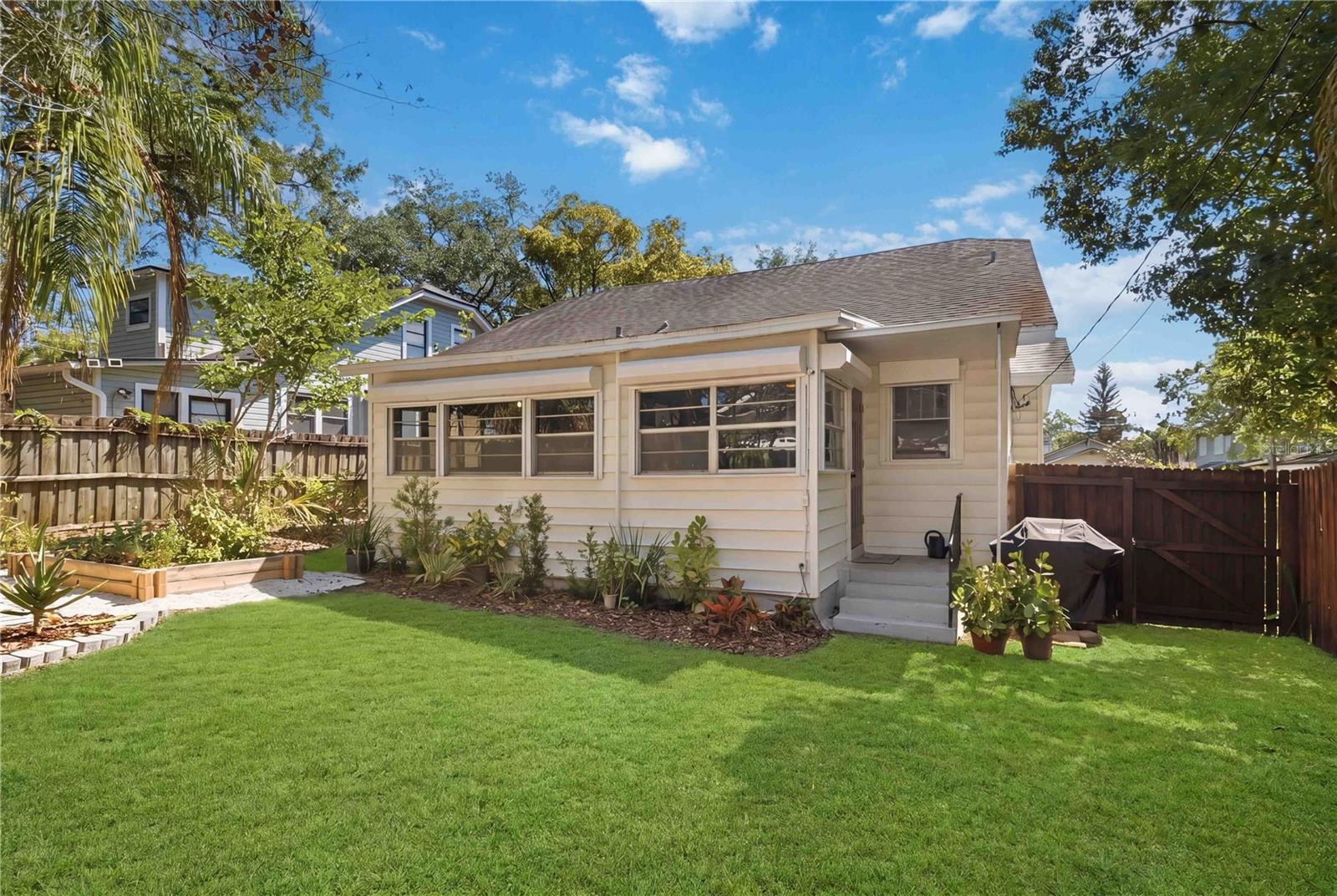 Image 37 of 41 For 122 Mills Avenue