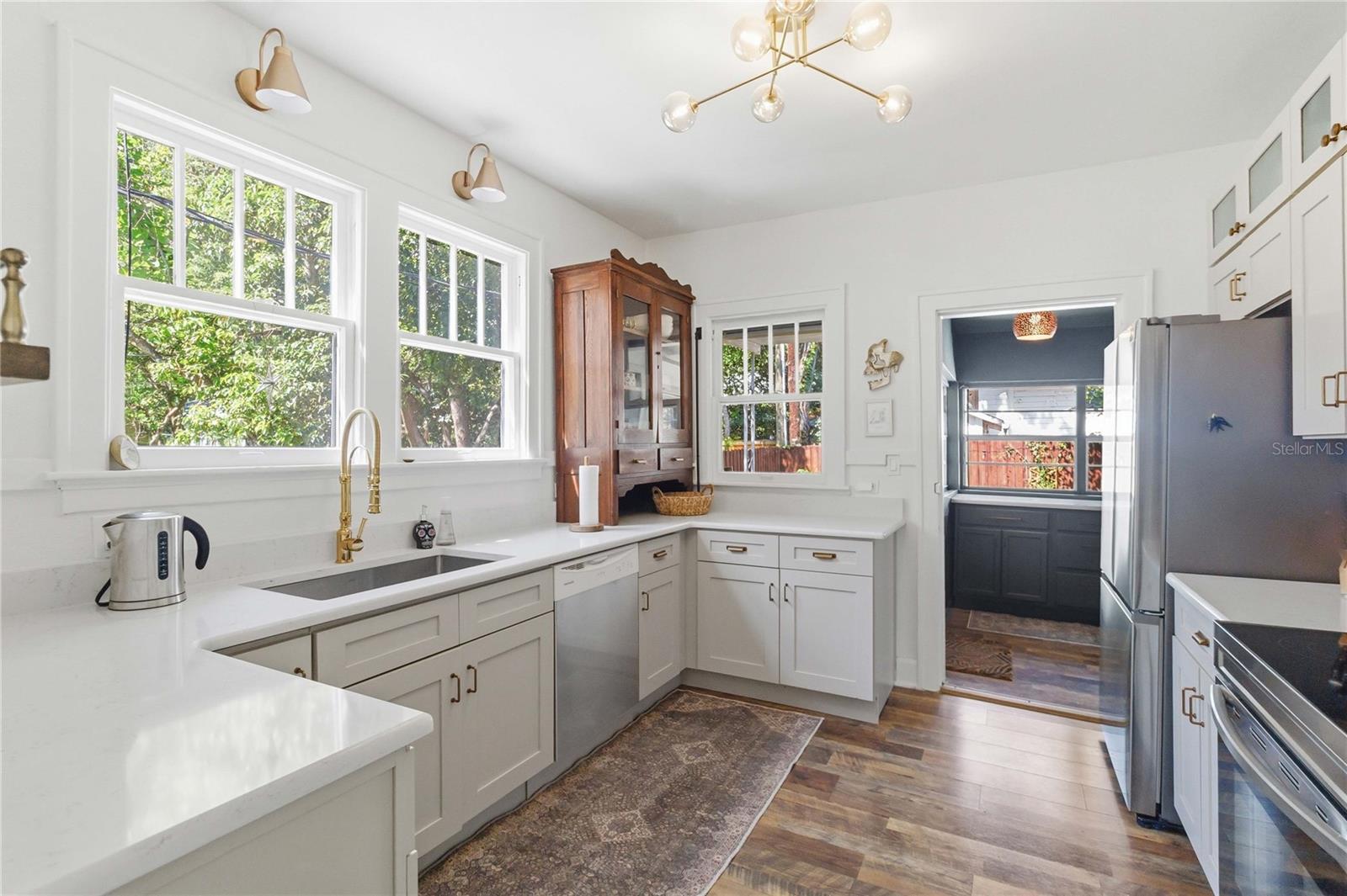 Image 6 of 41 For 122 Mills Avenue