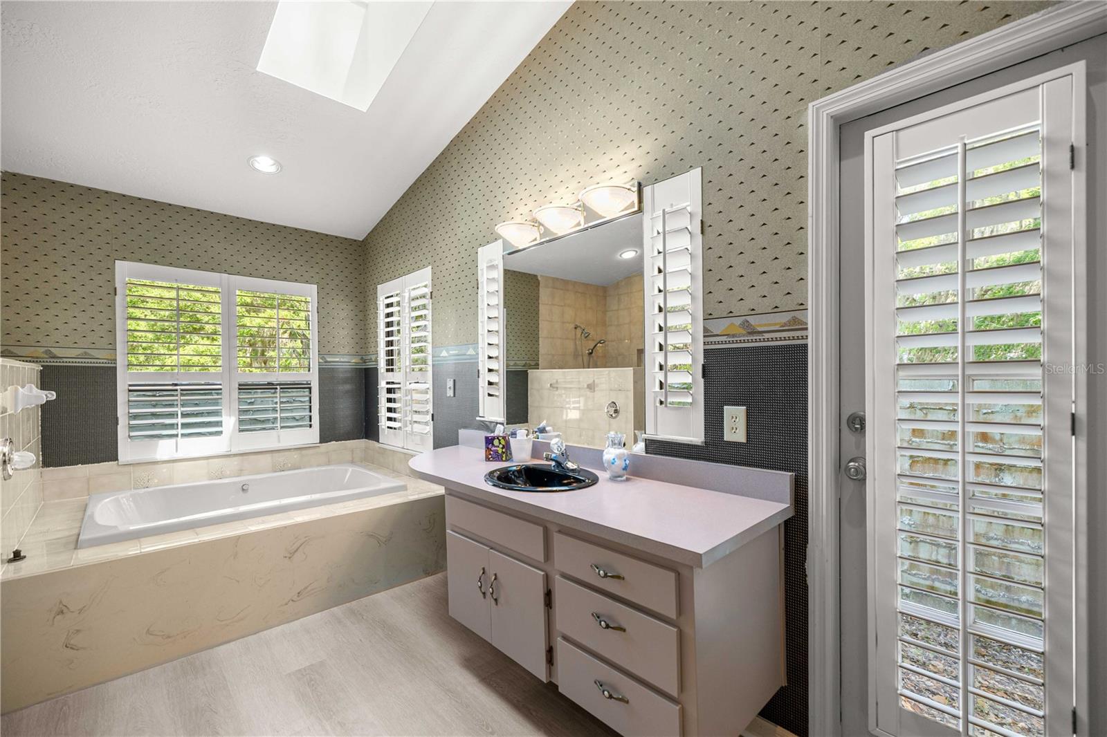 Image 15 of 62 For 1010 120th Place