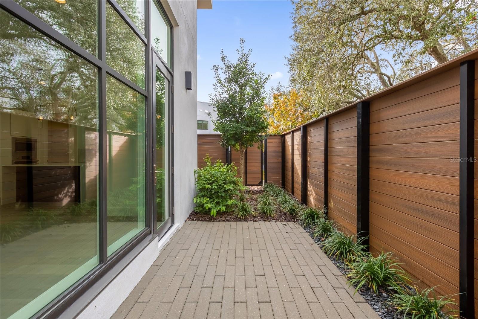 Image 9 of 44 For 1776 Mondrian Circle