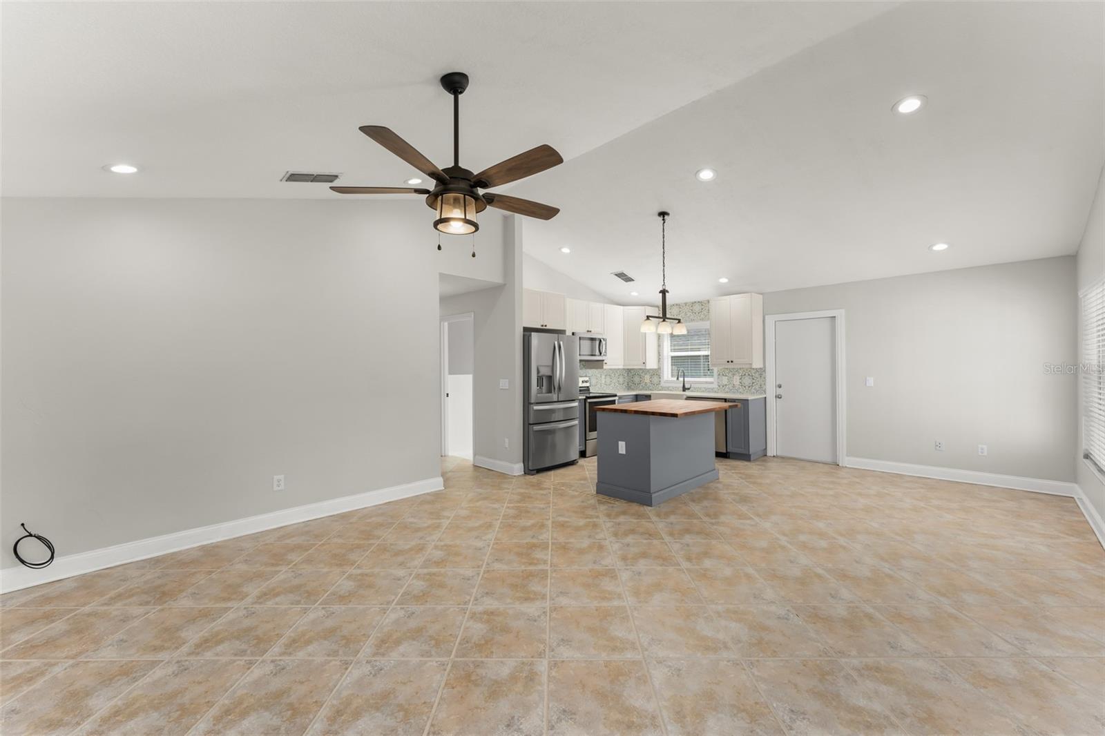 Image 13 of 36 For 665 Lyman Avenue