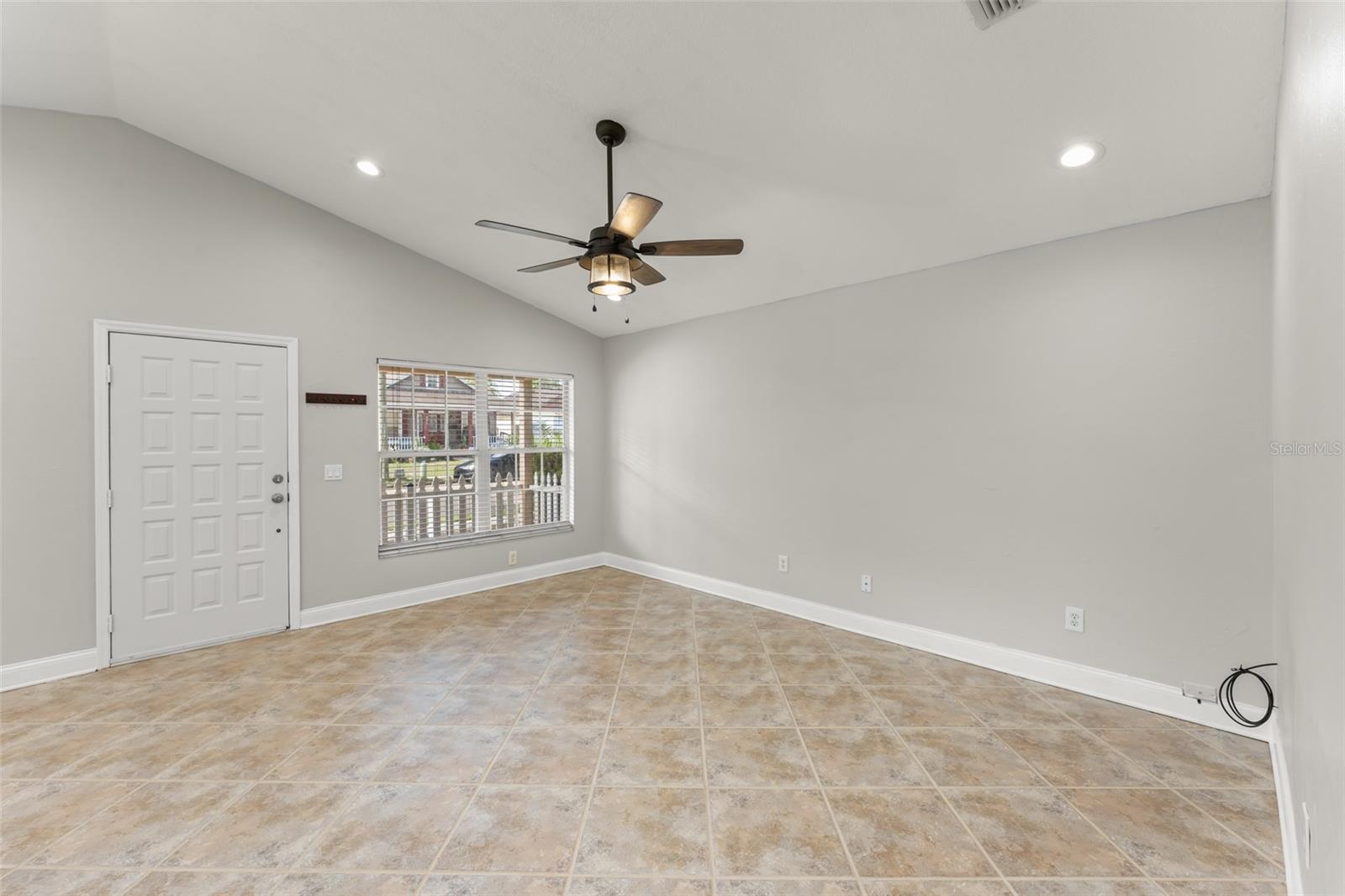 Image 18 of 36 For 665 Lyman Avenue