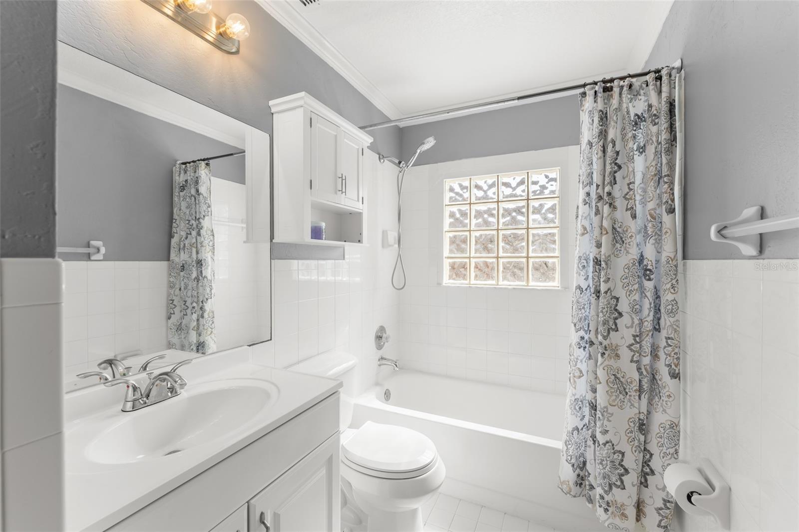 Image 20 of 36 For 665 Lyman Avenue