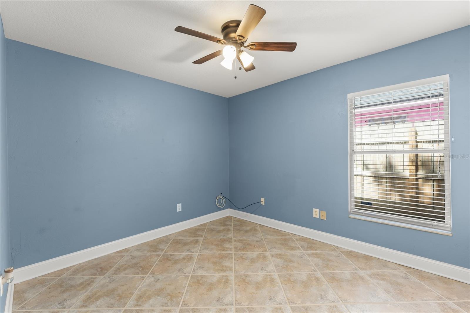 Image 21 of 36 For 665 Lyman Avenue