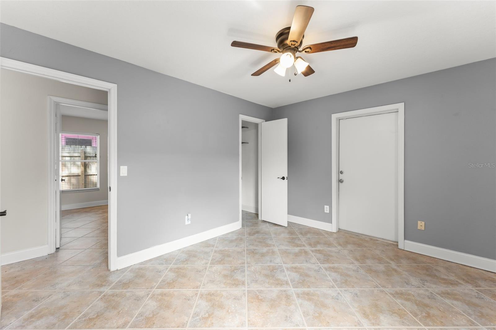 Image 26 of 36 For 665 Lyman Avenue