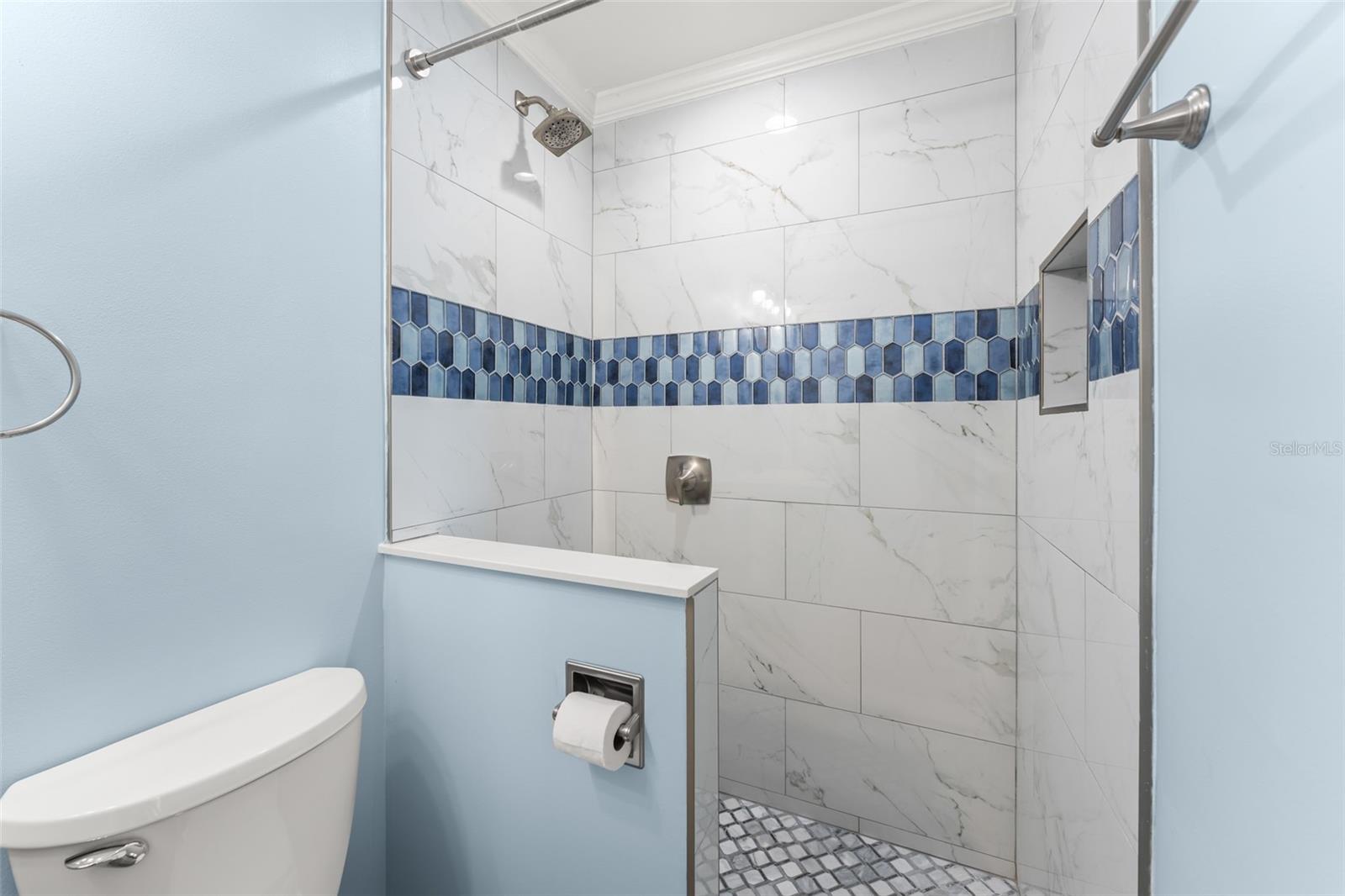 Image 29 of 36 For 665 Lyman Avenue