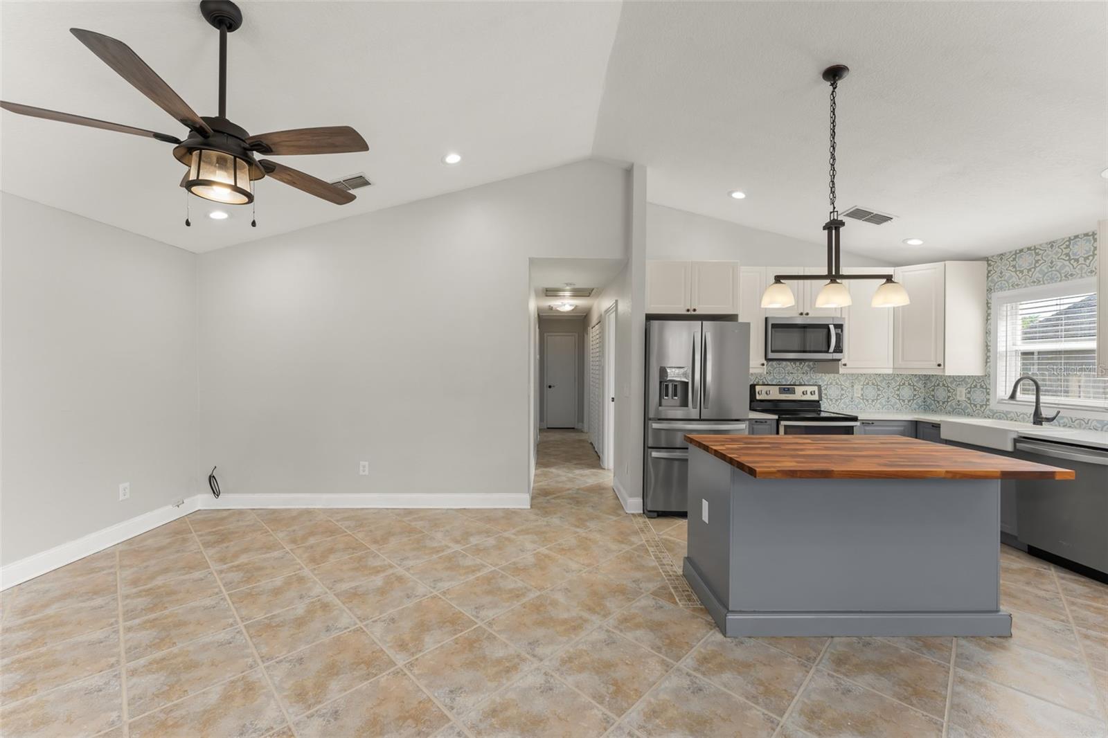 Image 4 of 36 For 665 Lyman Avenue