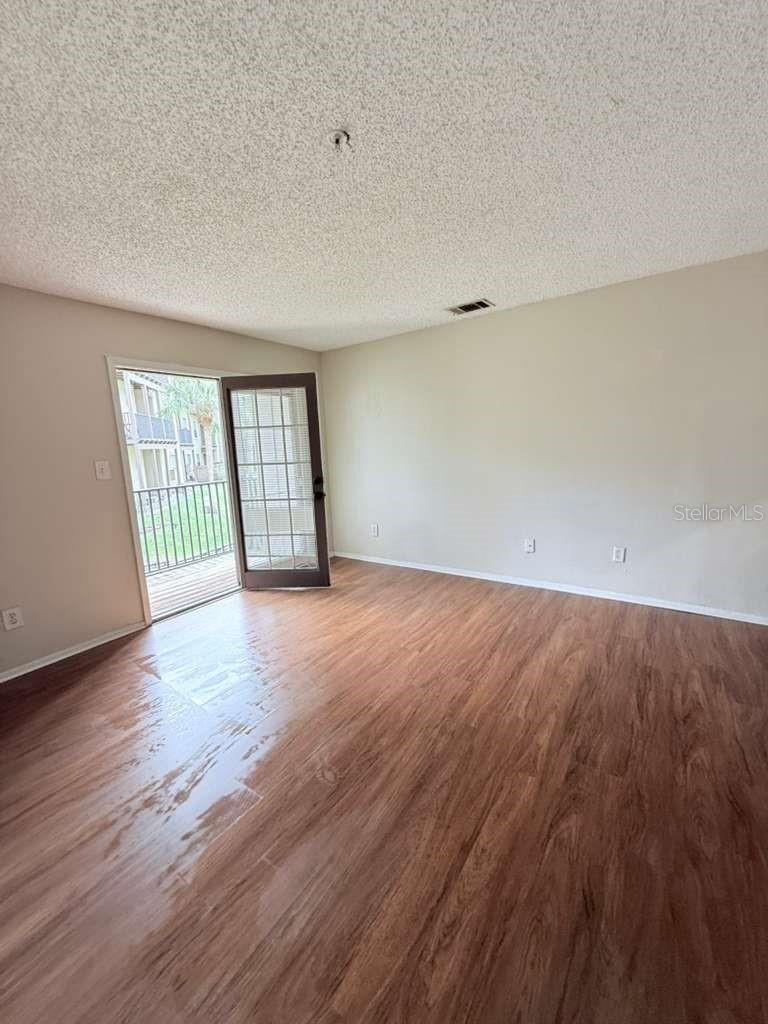 Image 4 of 21 For 315 Wymore Road 101