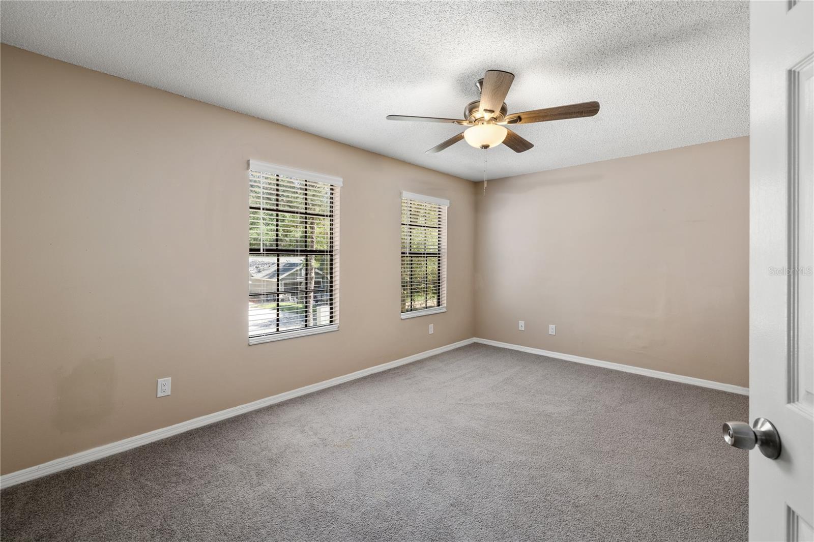 Image 18 of 45 For 938 Southridge Trail