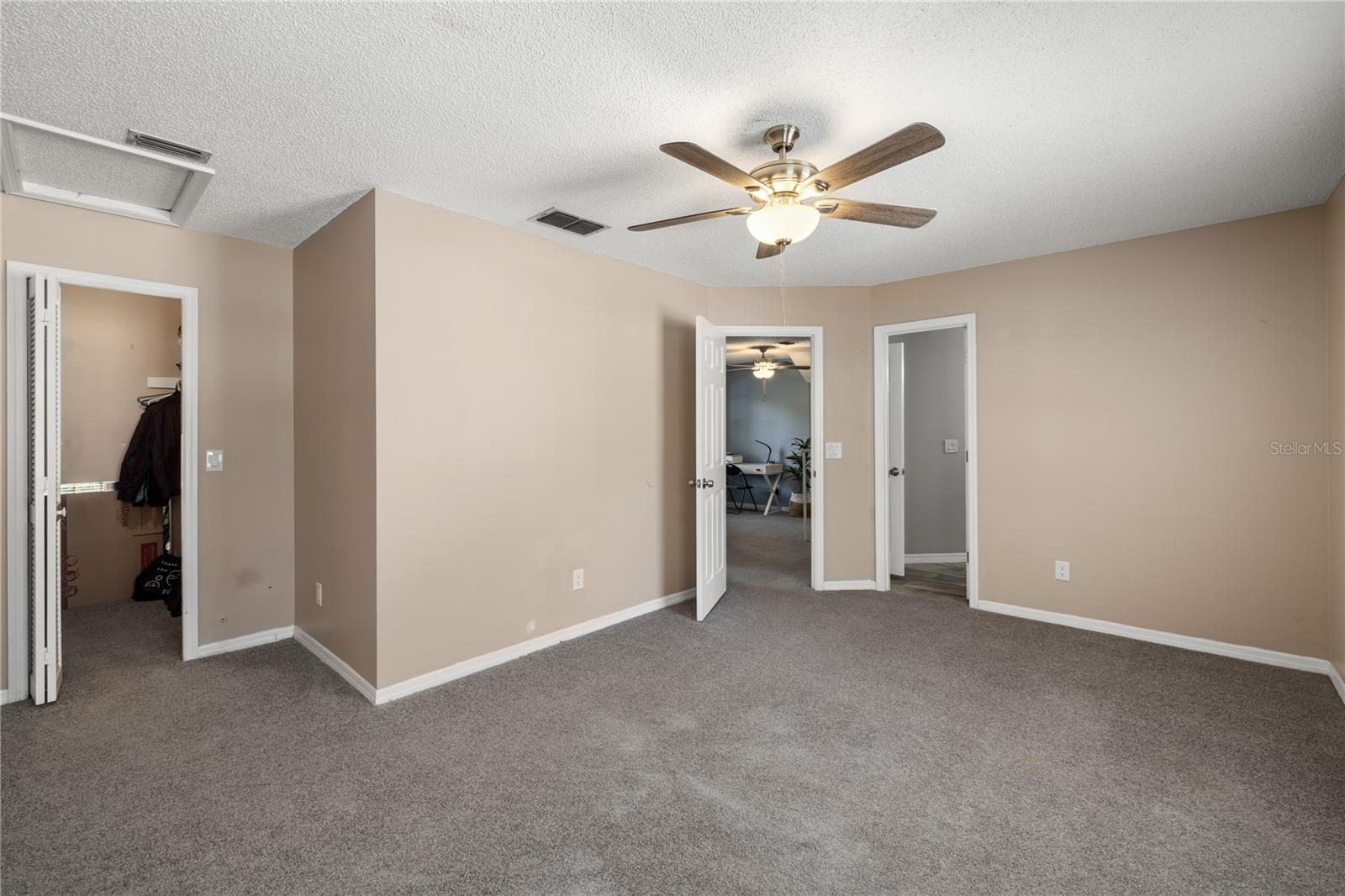 Image 22 of 45 For 938 Southridge Trail