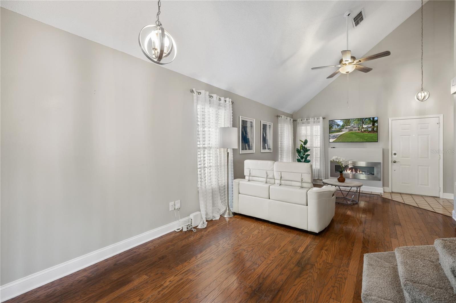 Image 6 of 45 For 938 Southridge Trail