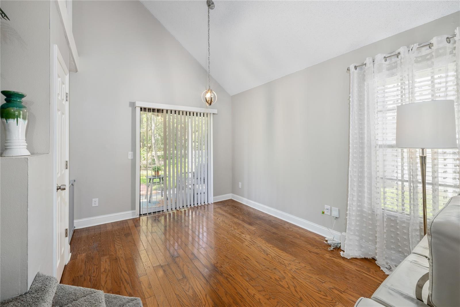 Image 9 of 45 For 938 Southridge Trail