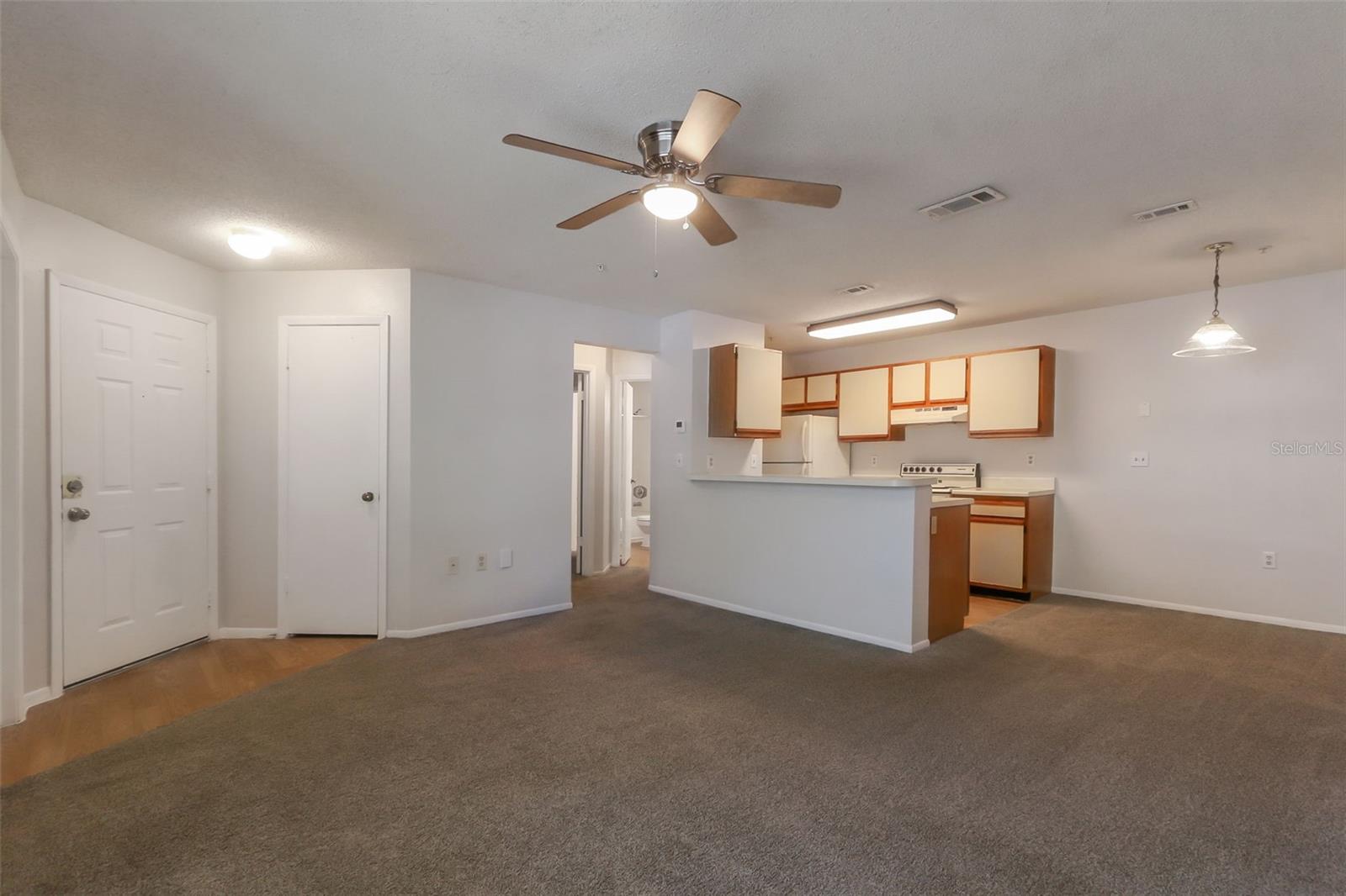 Image 12 of 22 For 625 Dory Lane 303