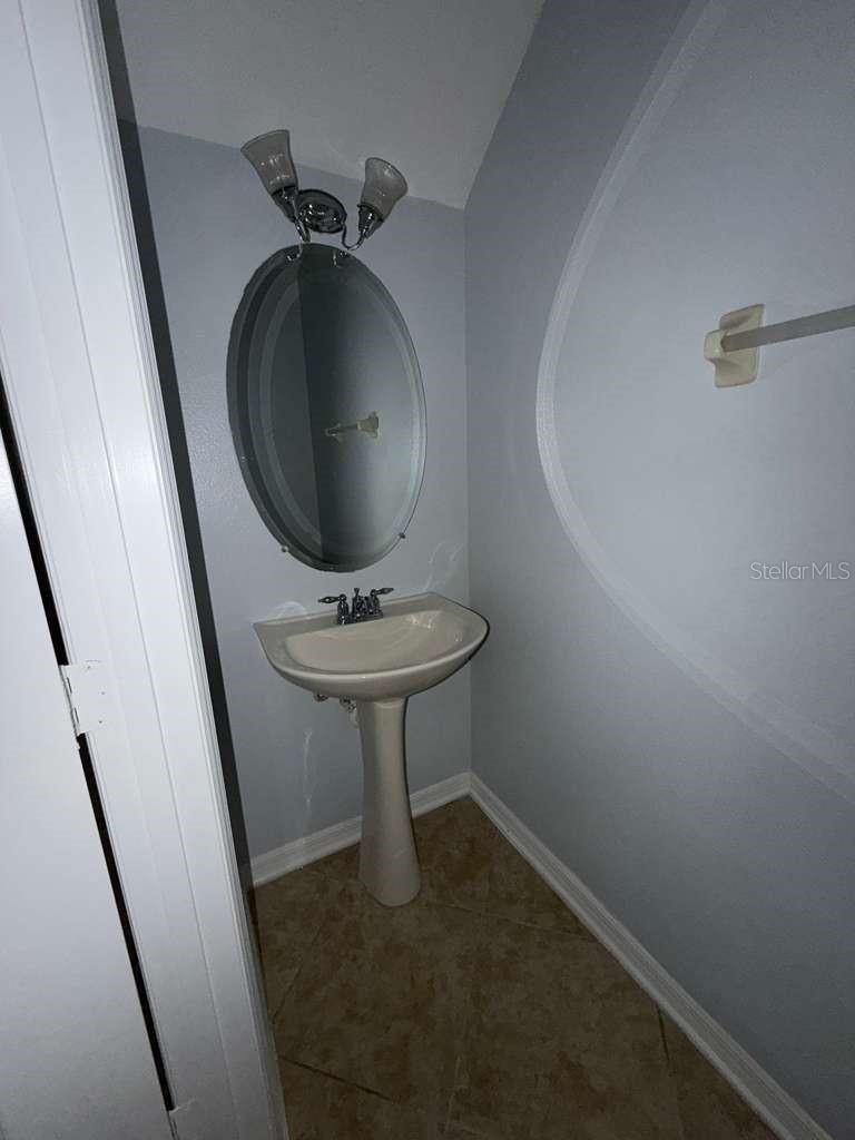 Image 7 of 30 For 3313 Wilshire Way Road