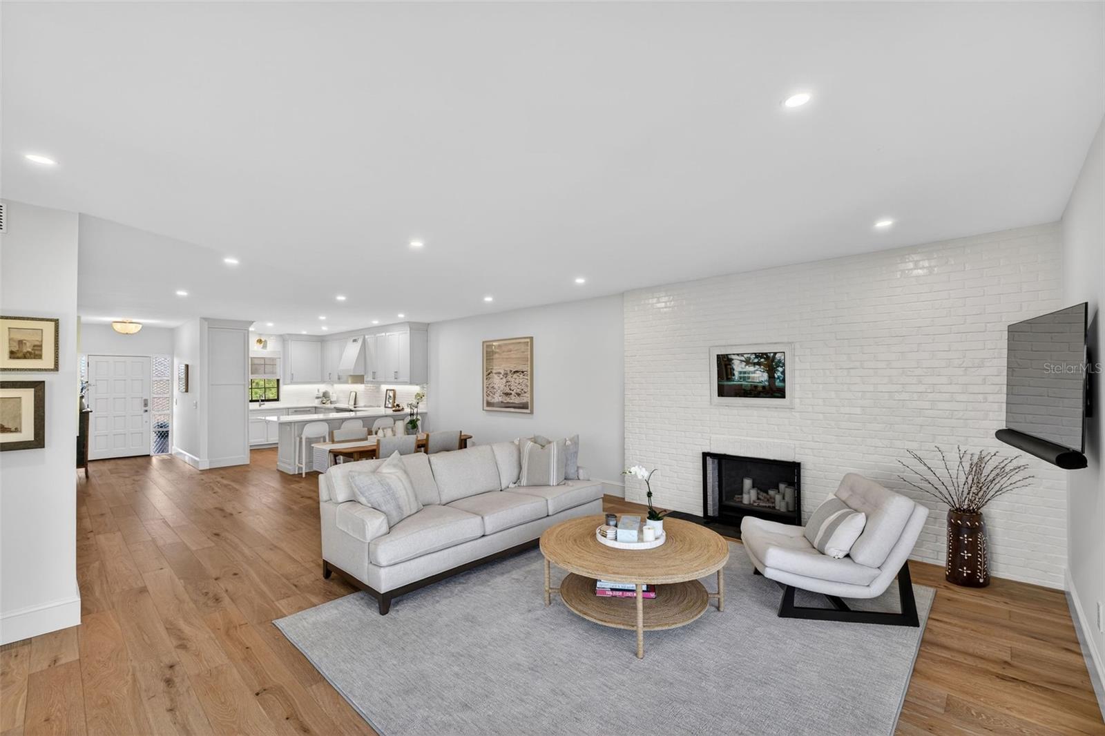 Image 14 of 58 For 106 Interlachen Avenue 518