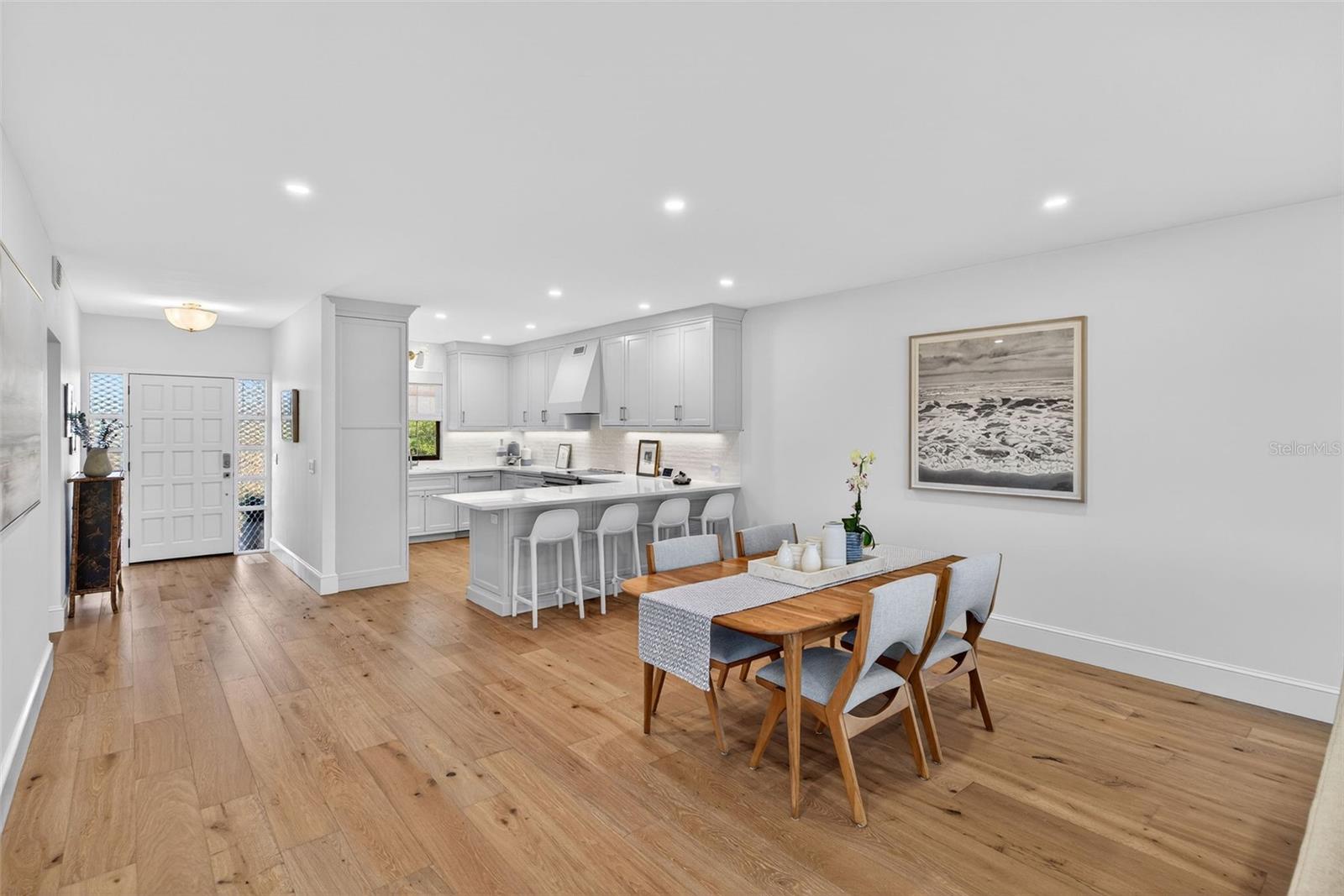 Image 16 of 58 For 106 Interlachen Avenue 518