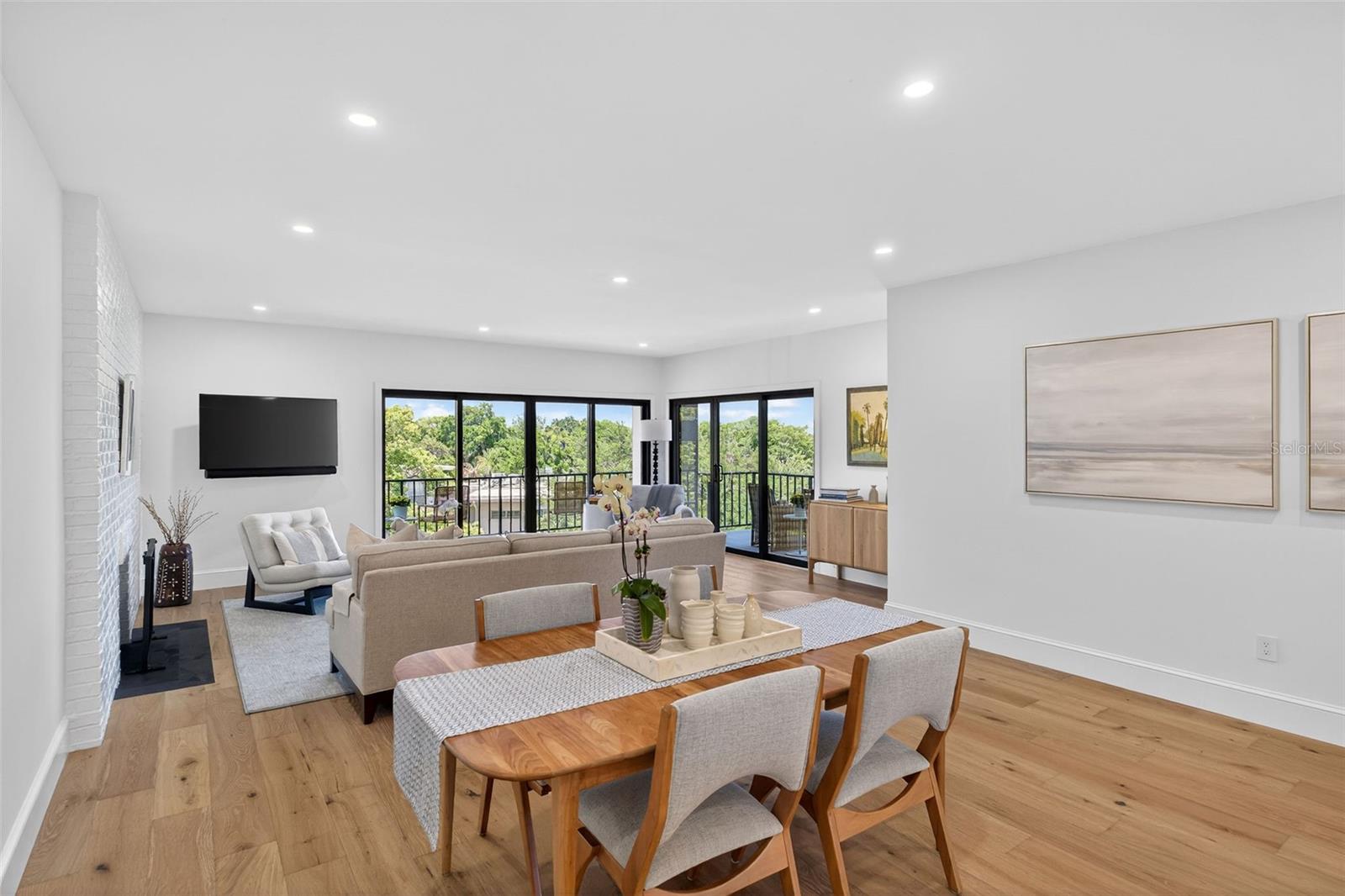 Image 17 of 58 For 106 Interlachen Avenue 518