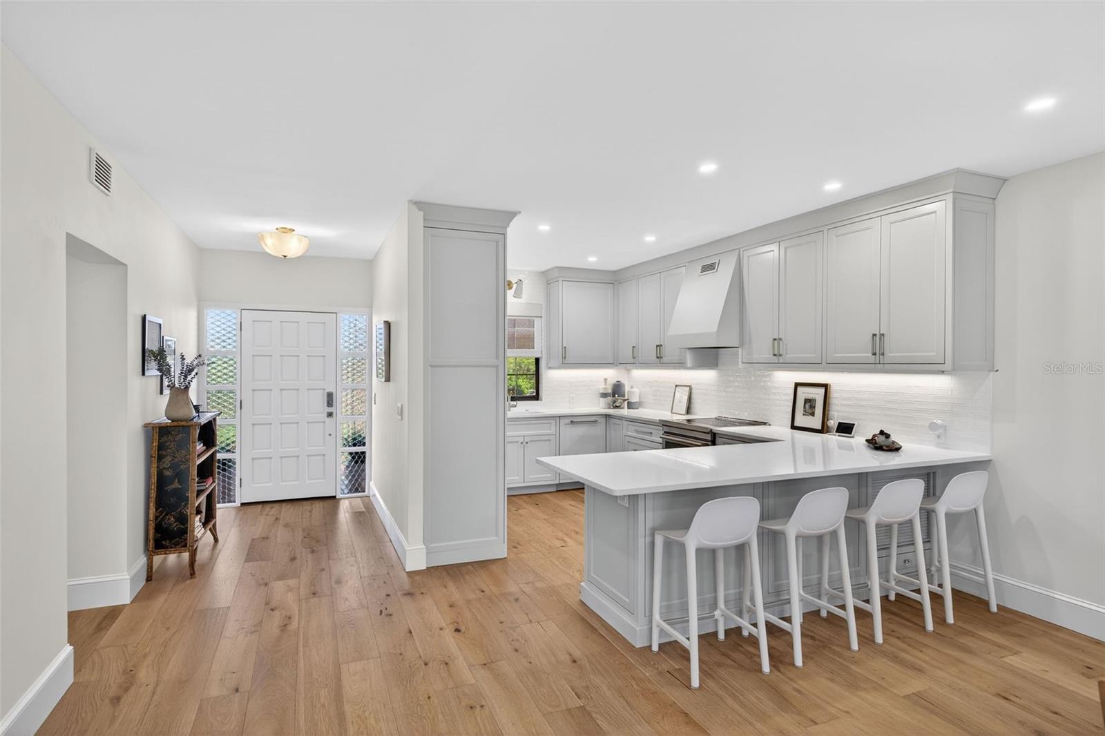 Image 19 of 58 For 106 Interlachen Avenue 518