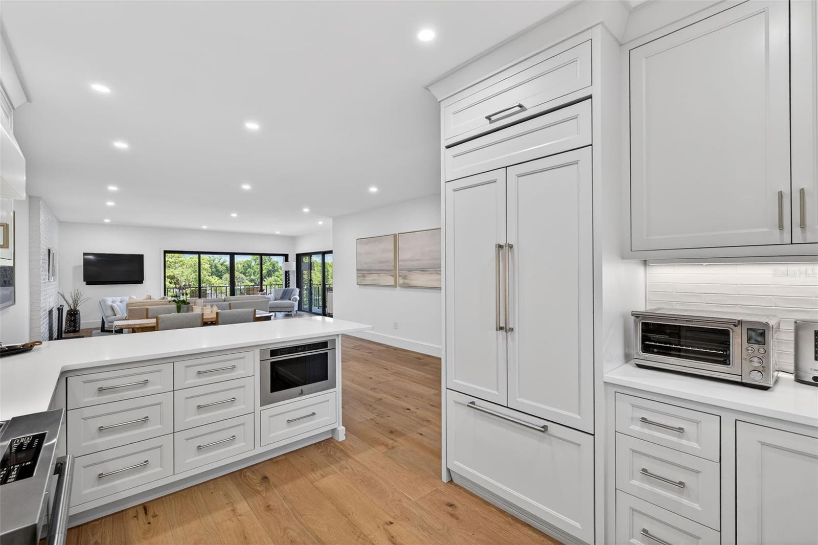 Image 22 of 58 For 106 Interlachen Avenue 518