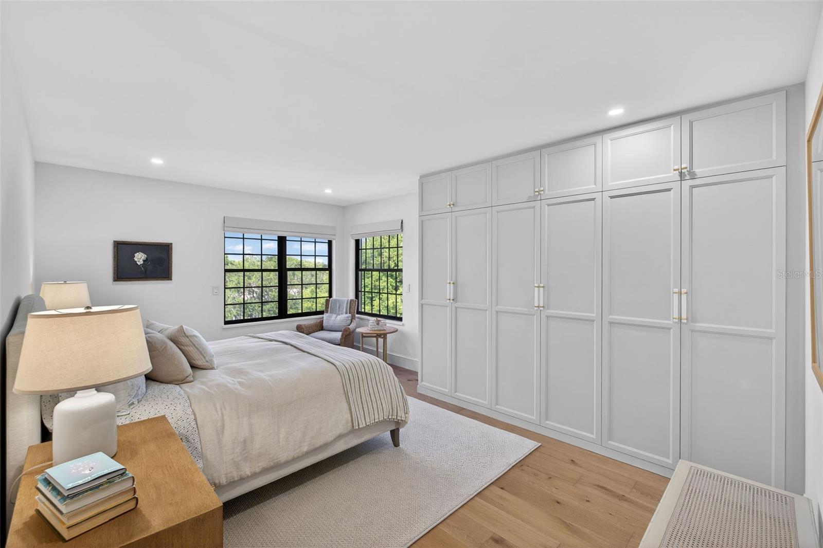 Image 28 of 58 For 106 Interlachen Avenue 518