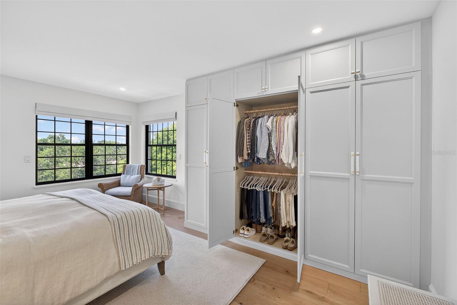 Image 33 of 58 For 106 Interlachen Avenue 518