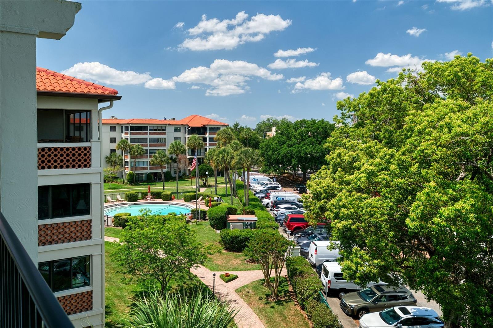 Image 49 of 58 For 106 Interlachen Avenue 518