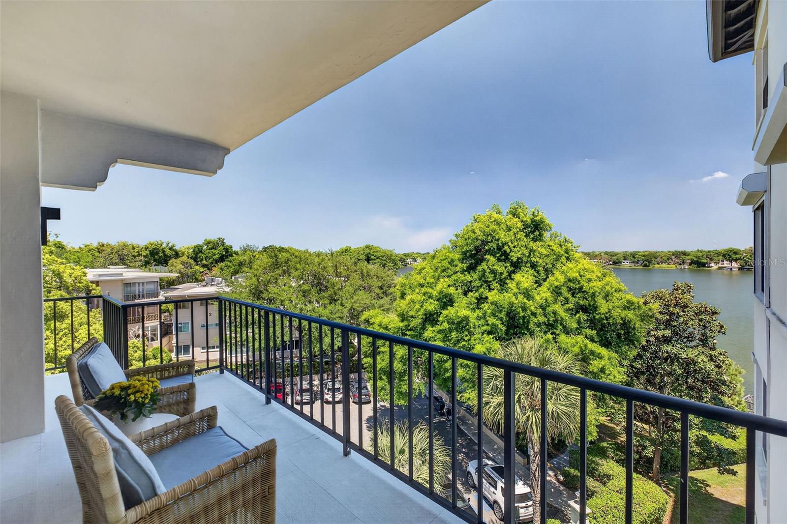 Image 6 of 58 For 106 Interlachen Avenue 518