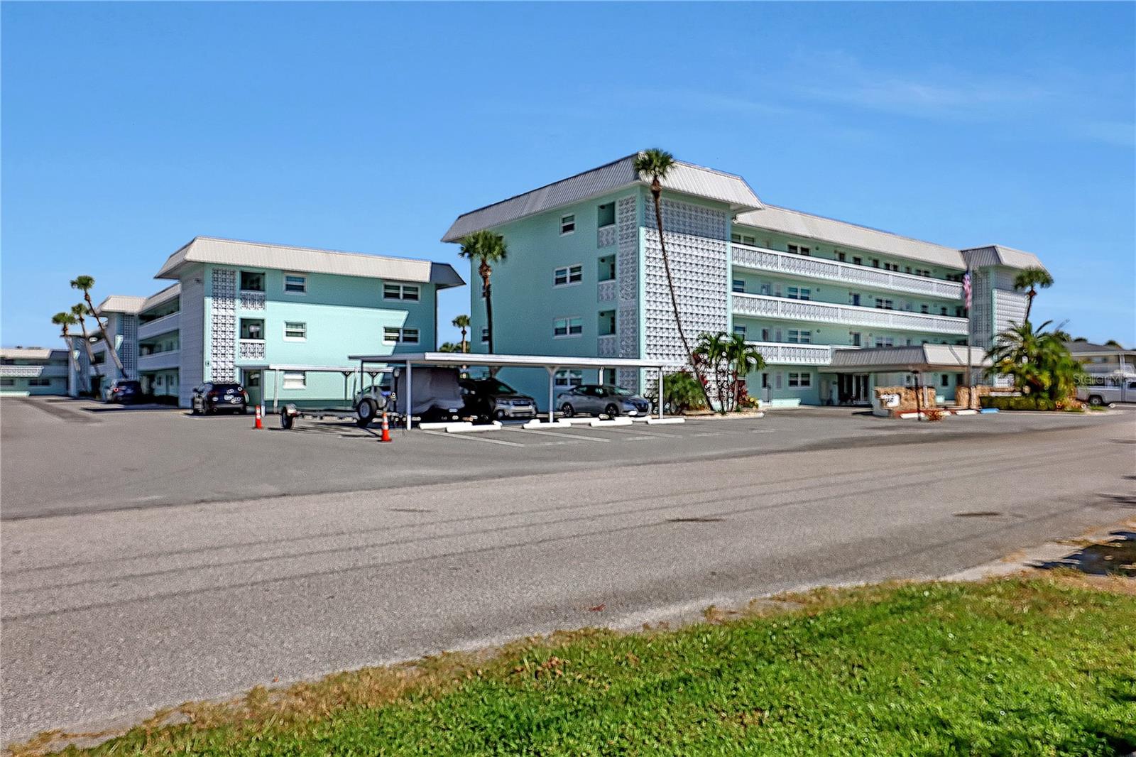 Image 16 of 24 For 325 Causeway  D104