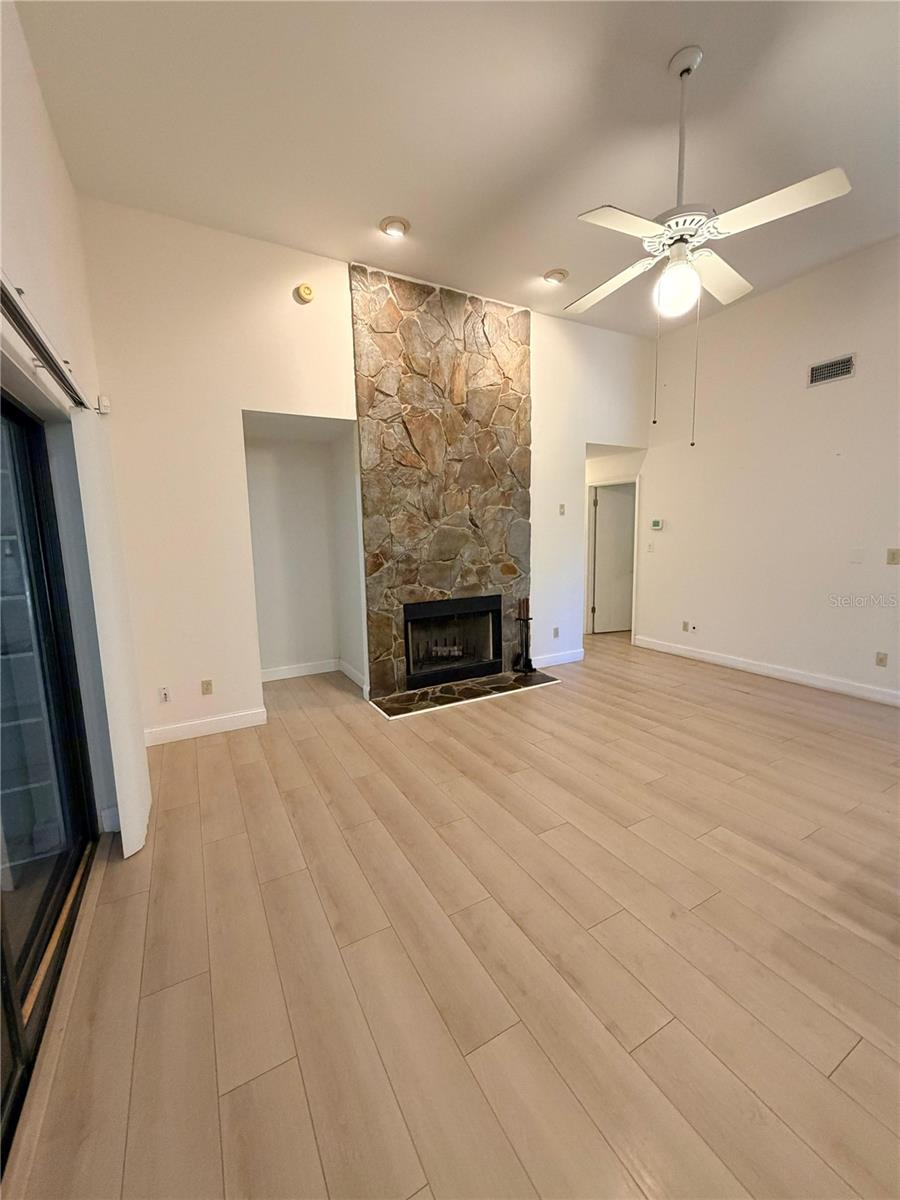 Image 7 of 11 For 4207 Arbor Oaks Court