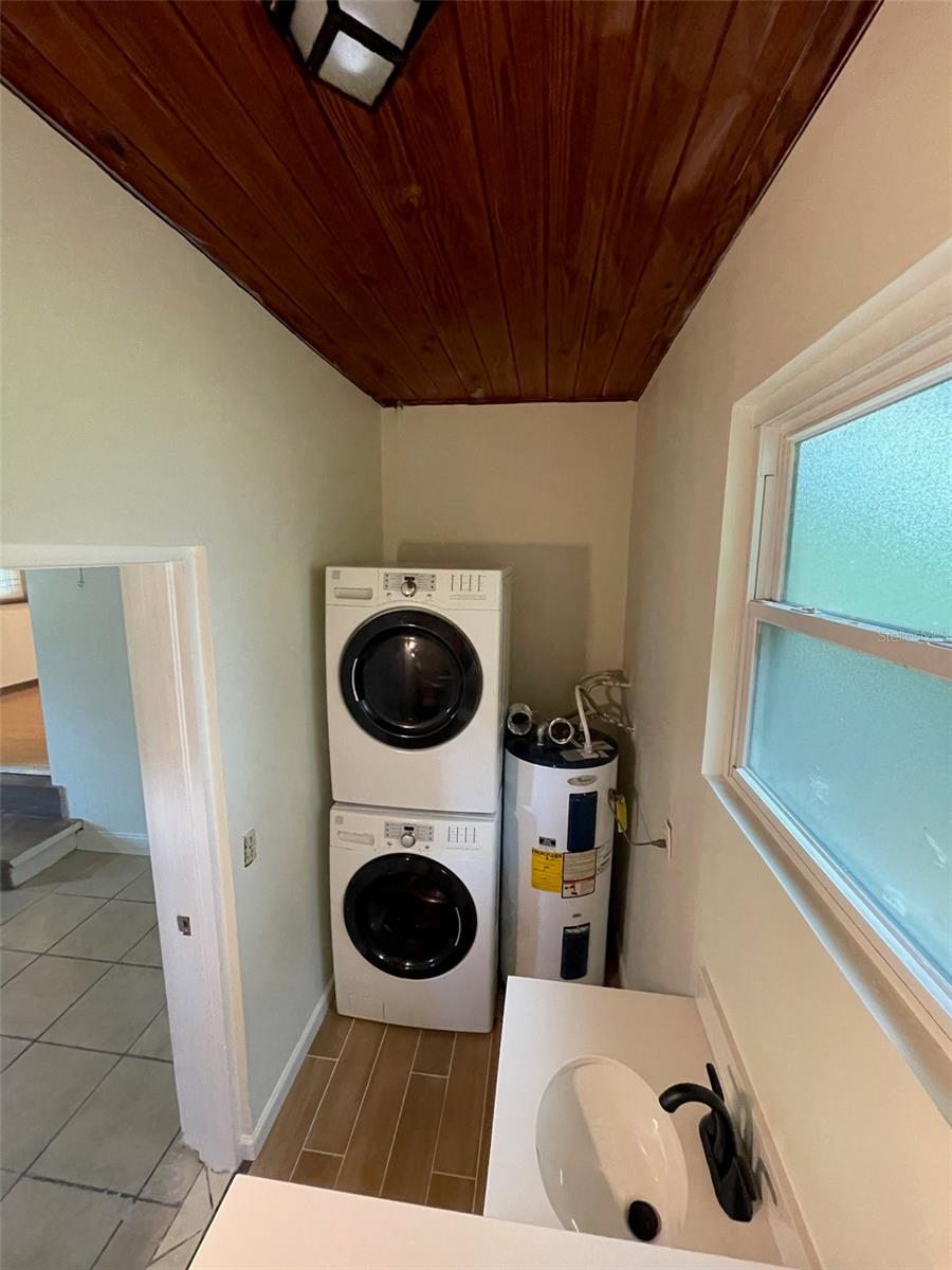 Image 15 of 18 For 319 22nd Street Sw