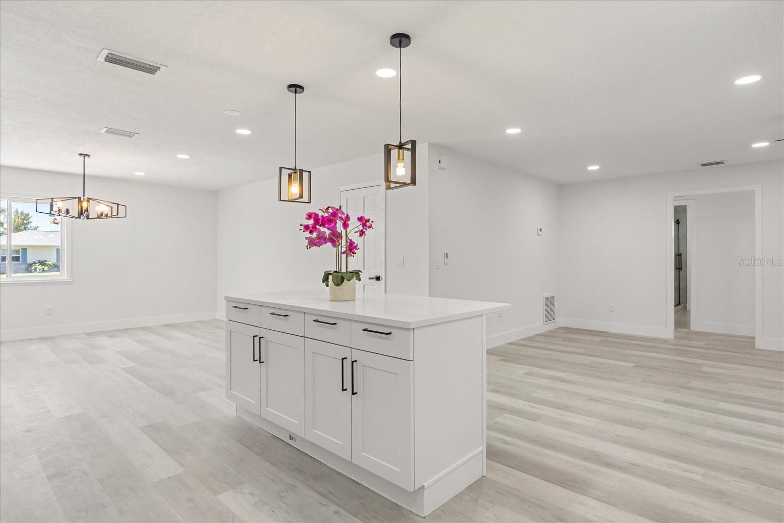 Image 13 of 53 For 918 Atmore Circle