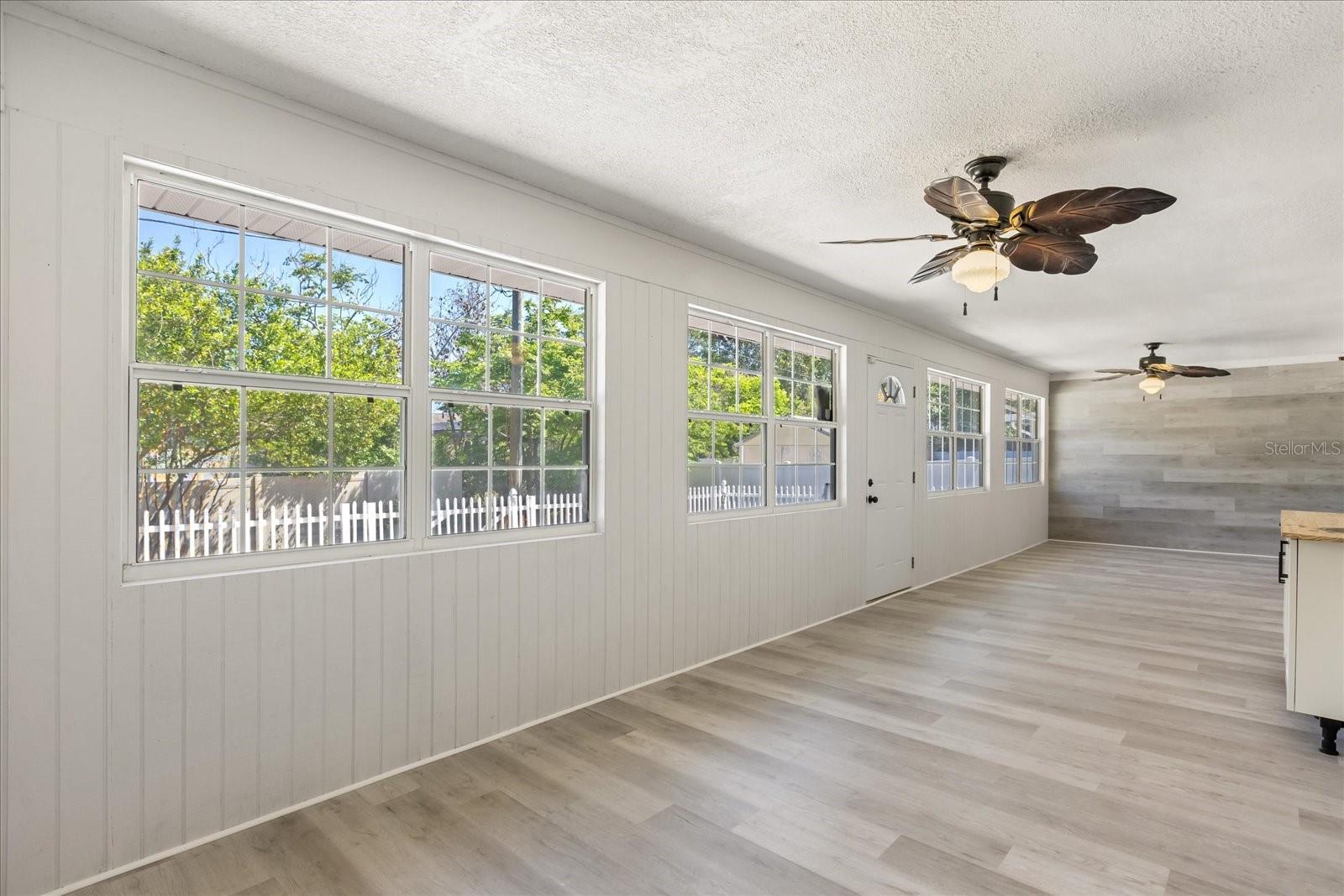 Image 18 of 53 For 918 Atmore Circle