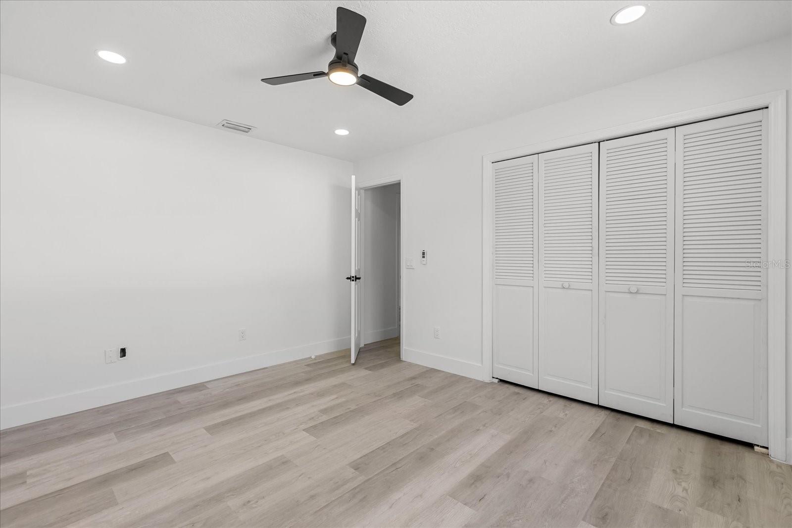 Image 22 of 53 For 918 Atmore Circle