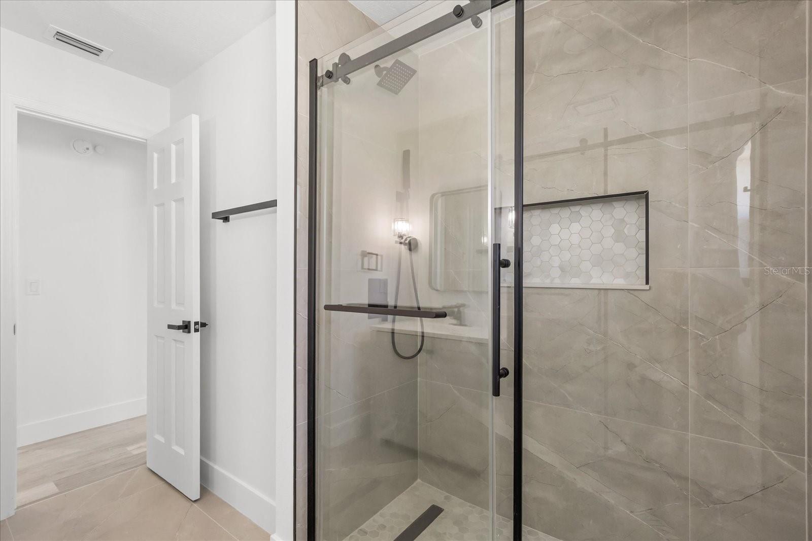 Image 25 of 53 For 918 Atmore Circle