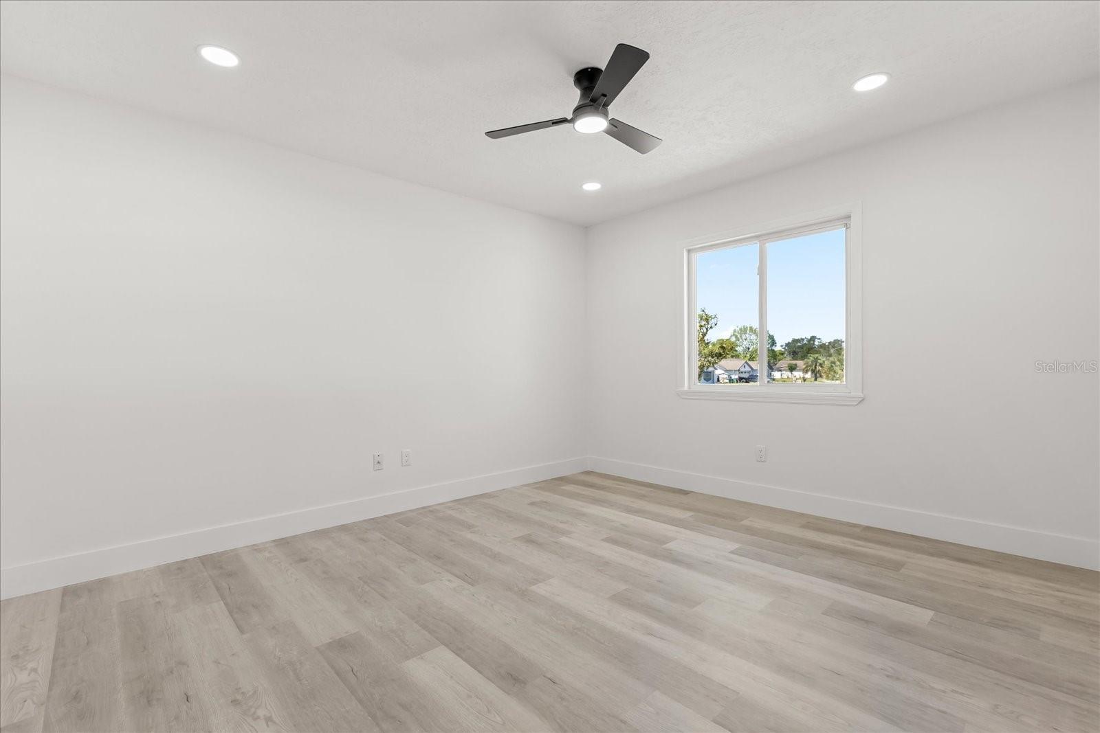 Image 27 of 53 For 918 Atmore Circle