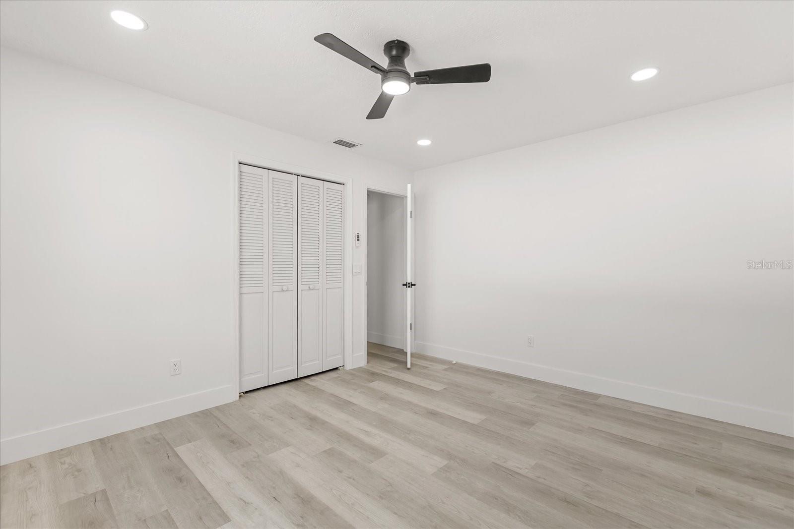 Image 28 of 53 For 918 Atmore Circle