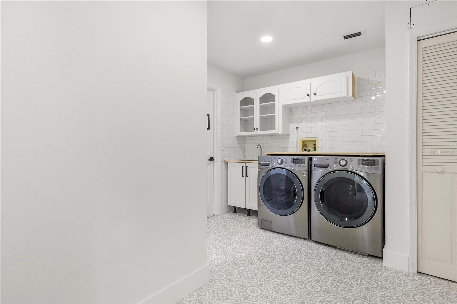 Image 30 of 53 For 918 Atmore Circle