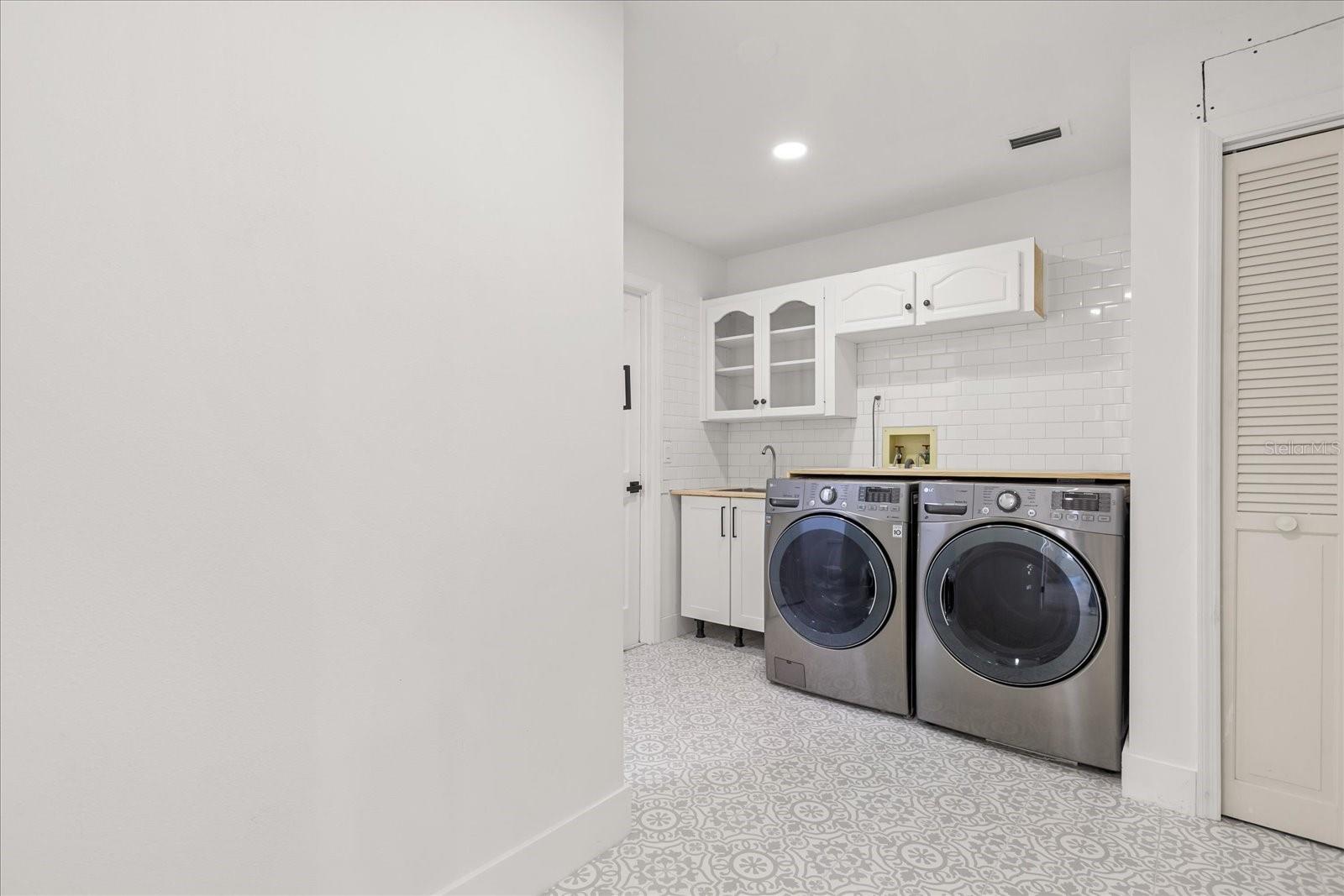 Image 31 of 53 For 918 Atmore Circle