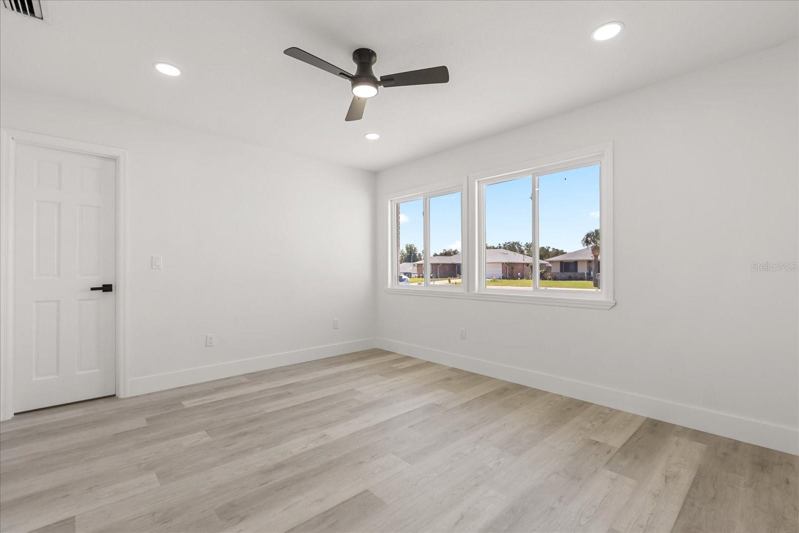 Image 35 of 53 For 918 Atmore Circle