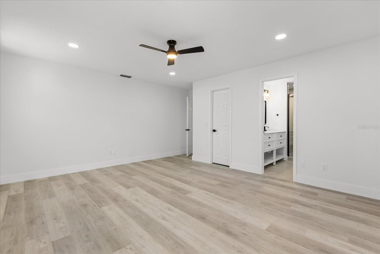 Image 39 of 53 For 918 Atmore Circle