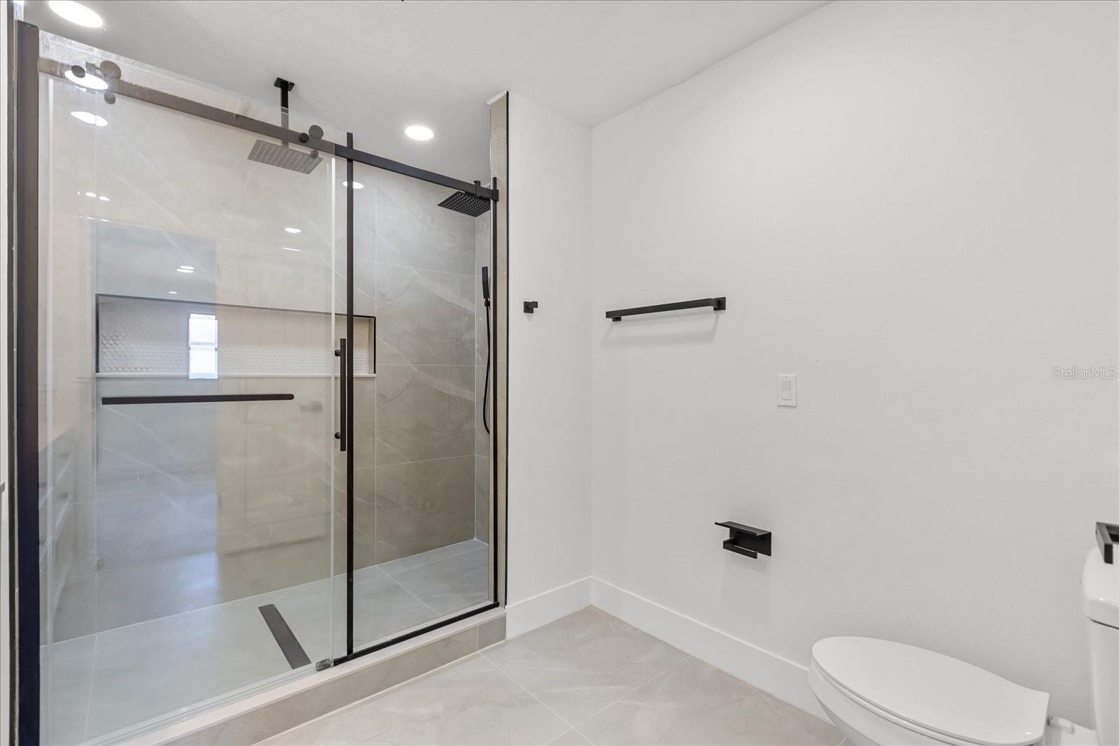 Image 41 of 53 For 918 Atmore Circle