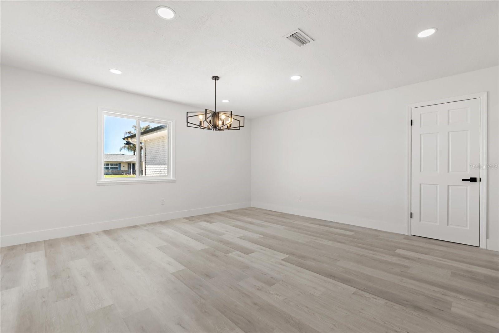 Image 6 of 53 For 918 Atmore Circle