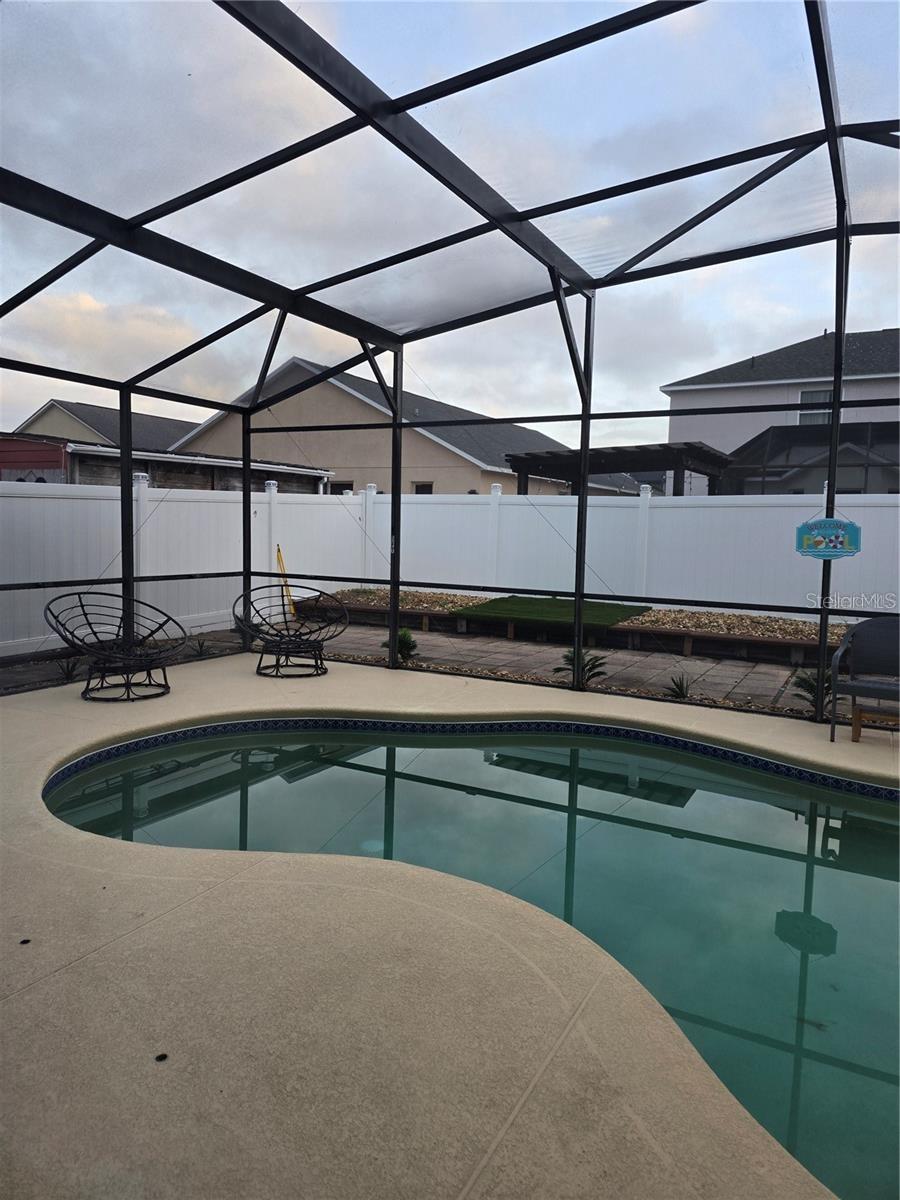 Image 2 of 4 For 330 Graystone Boulevard