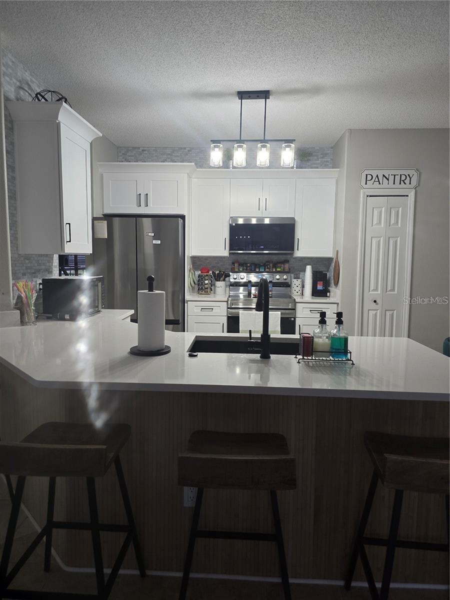 Image 3 of 4 For 330 Graystone Boulevard