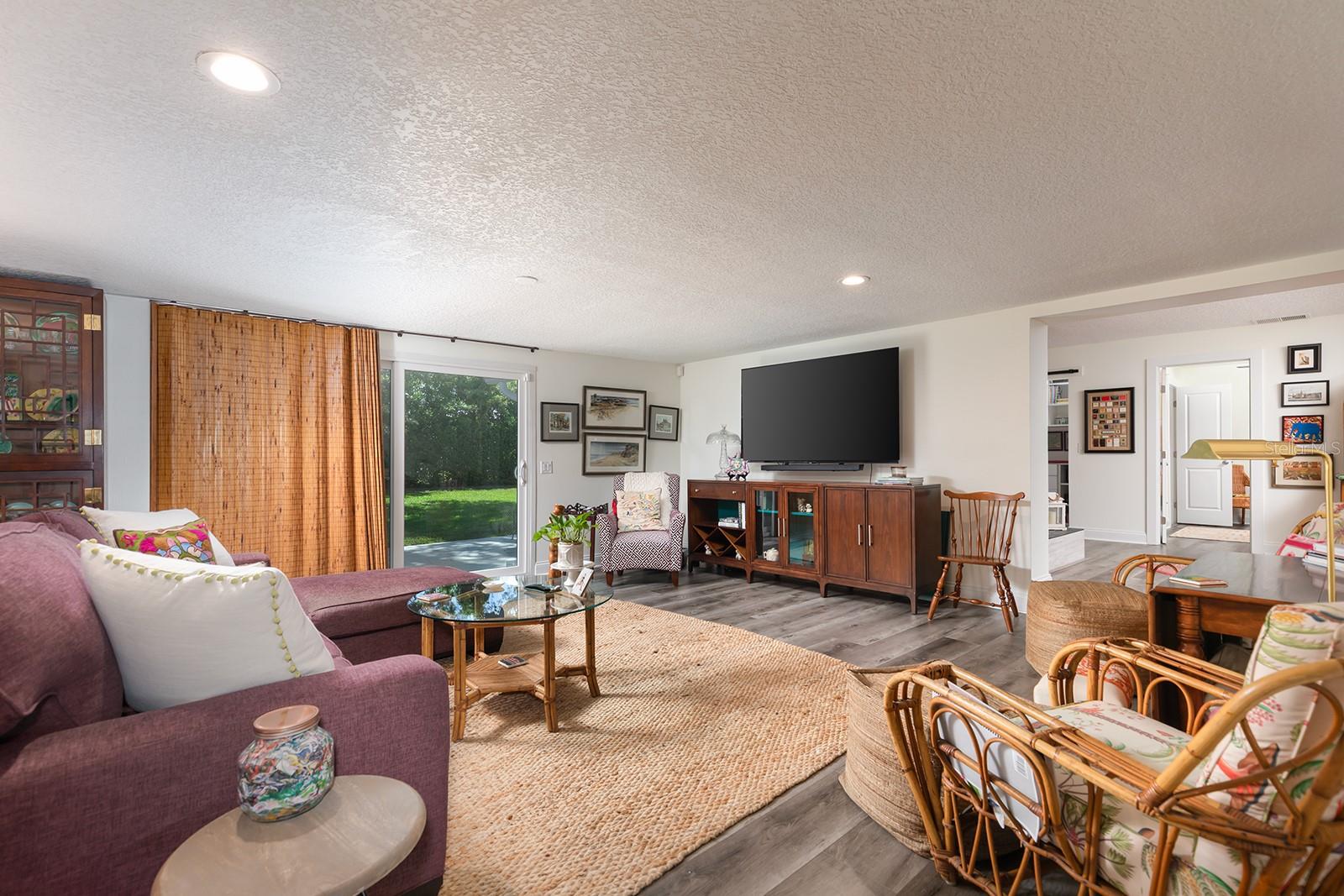 Image 16 of 48 For 2415 Eaton Lane