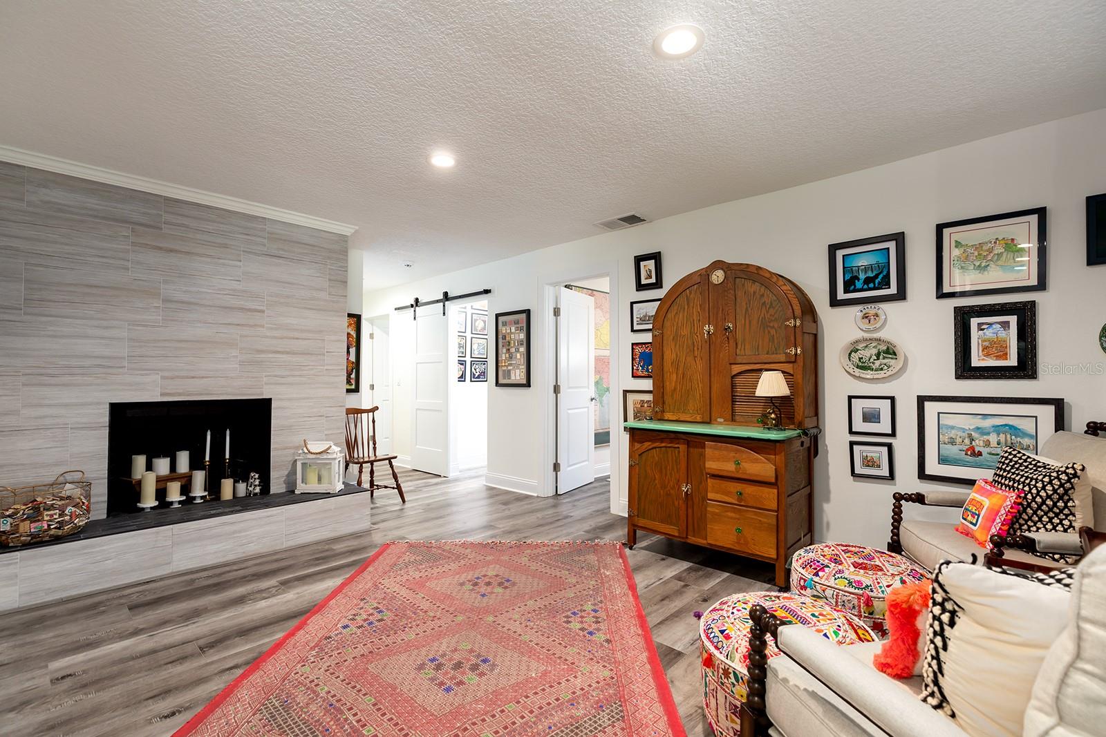 Image 18 of 48 For 2415 Eaton Lane