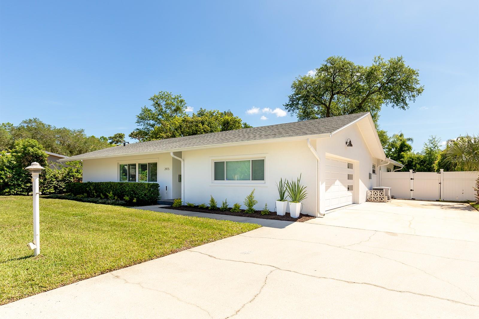 Image 3 of 48 For 2415 Eaton Lane