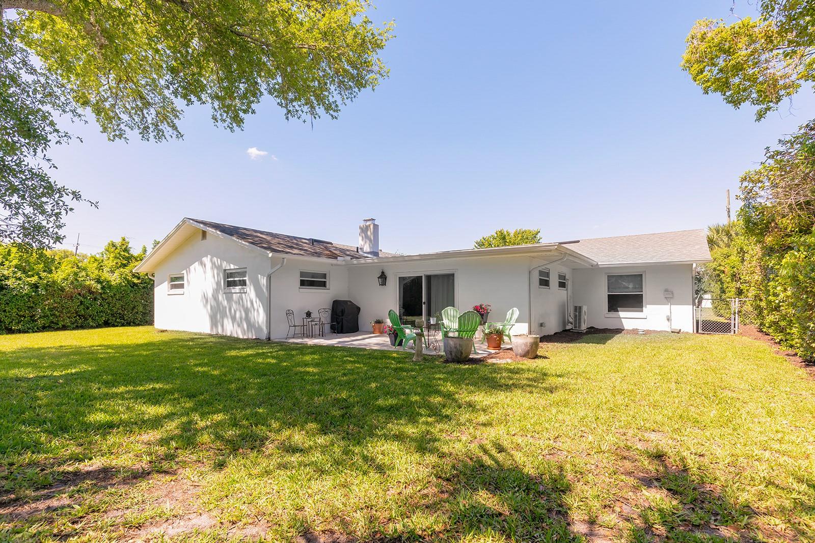 Image 34 of 48 For 2415 Eaton Lane